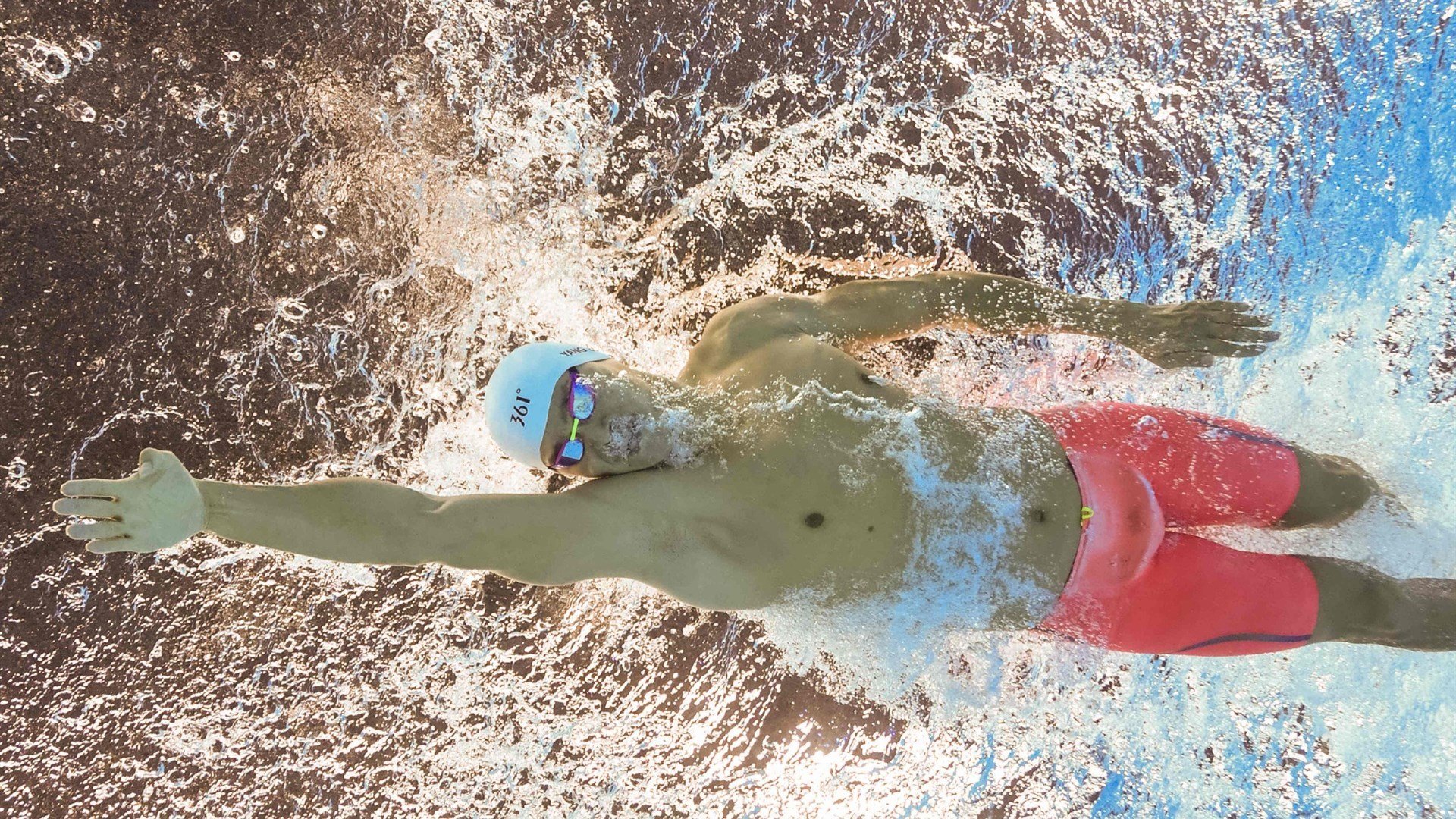 九游下载安装-国家滑雪协会发布雪季运动员装备建议参考，滑雪运动员的服装是什么样的